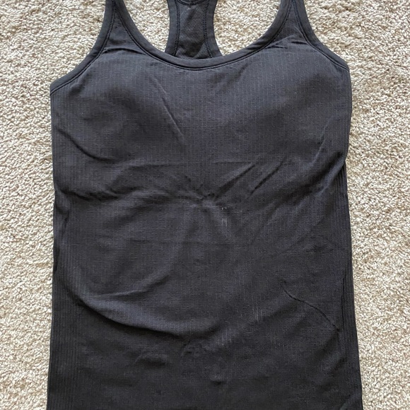 Lululemon workout top - Picture 2 of 5